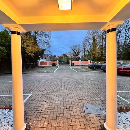 All Seasons Gatwick Guest House & Parking 홀리 외부 사진