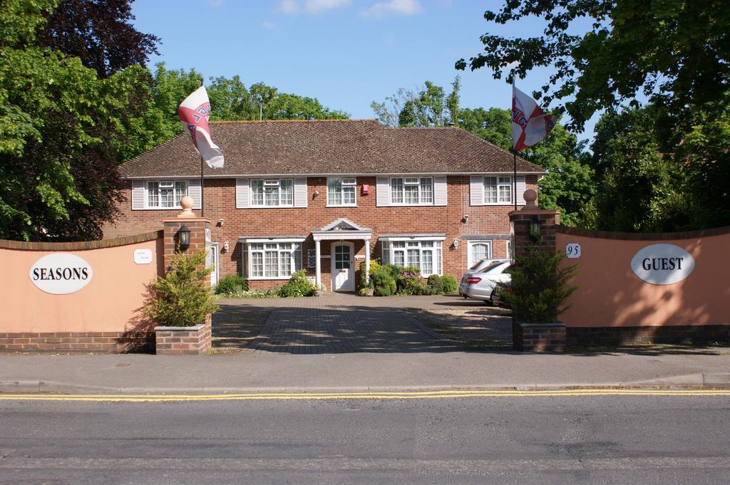 All Seasons Gatwick Guest House & Parking 홀리 외부 사진