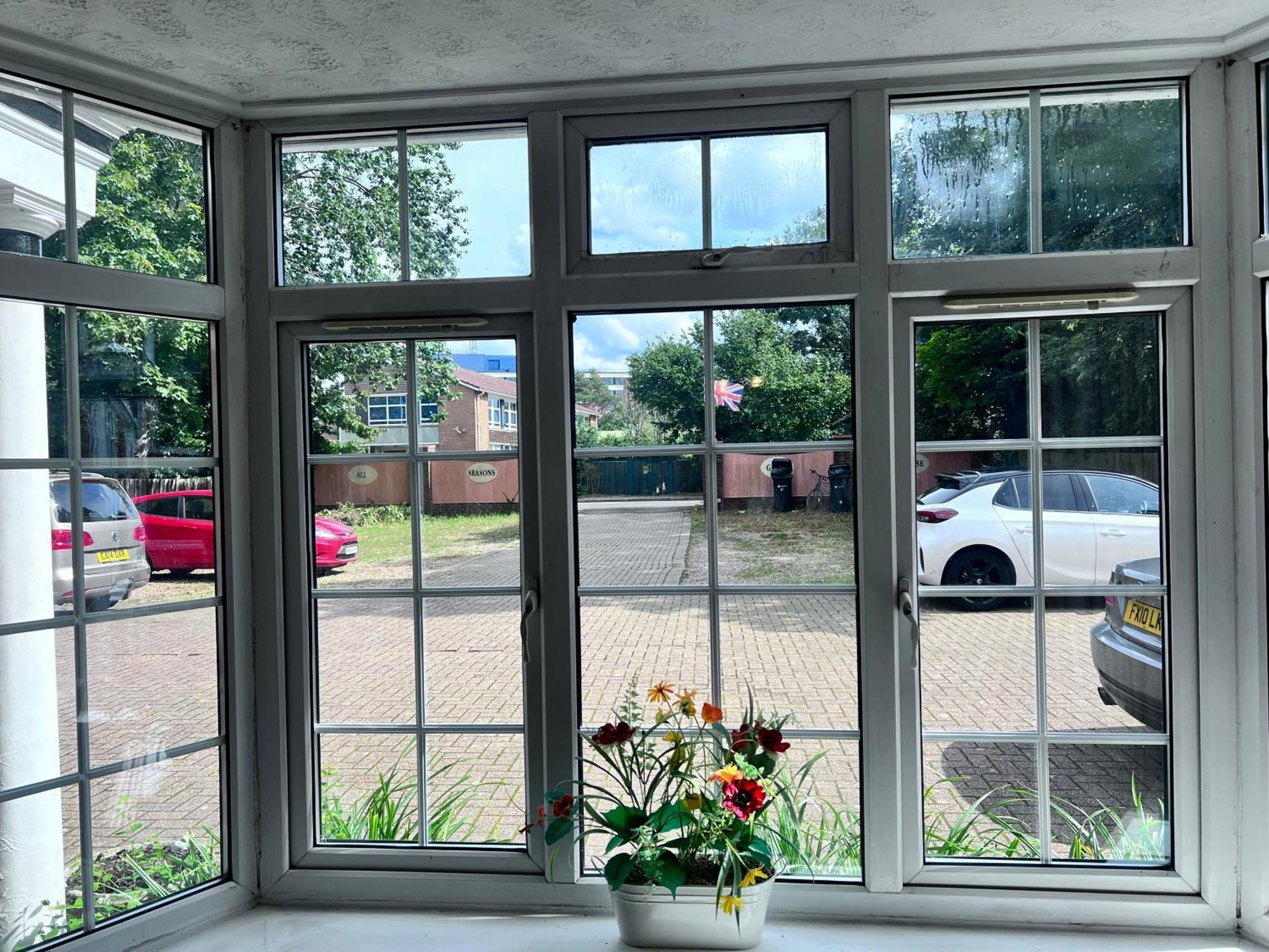 All Seasons Gatwick Guest House & Parking 홀리 외부 사진