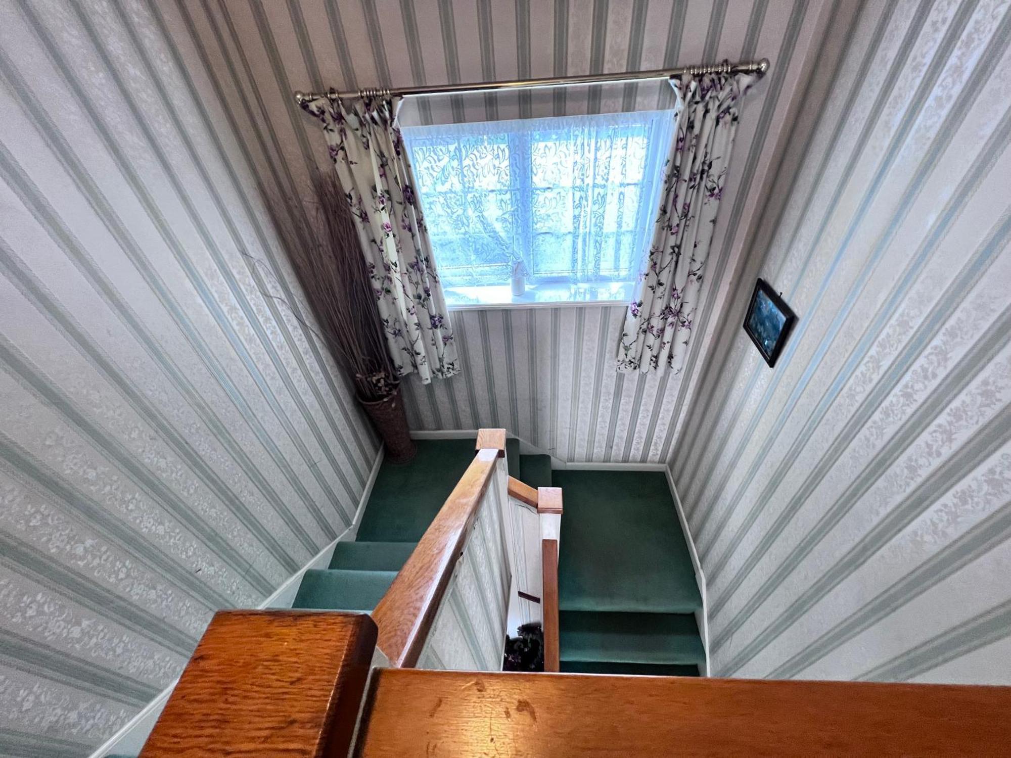 All Seasons Gatwick Guest House & Parking 홀리 외부 사진