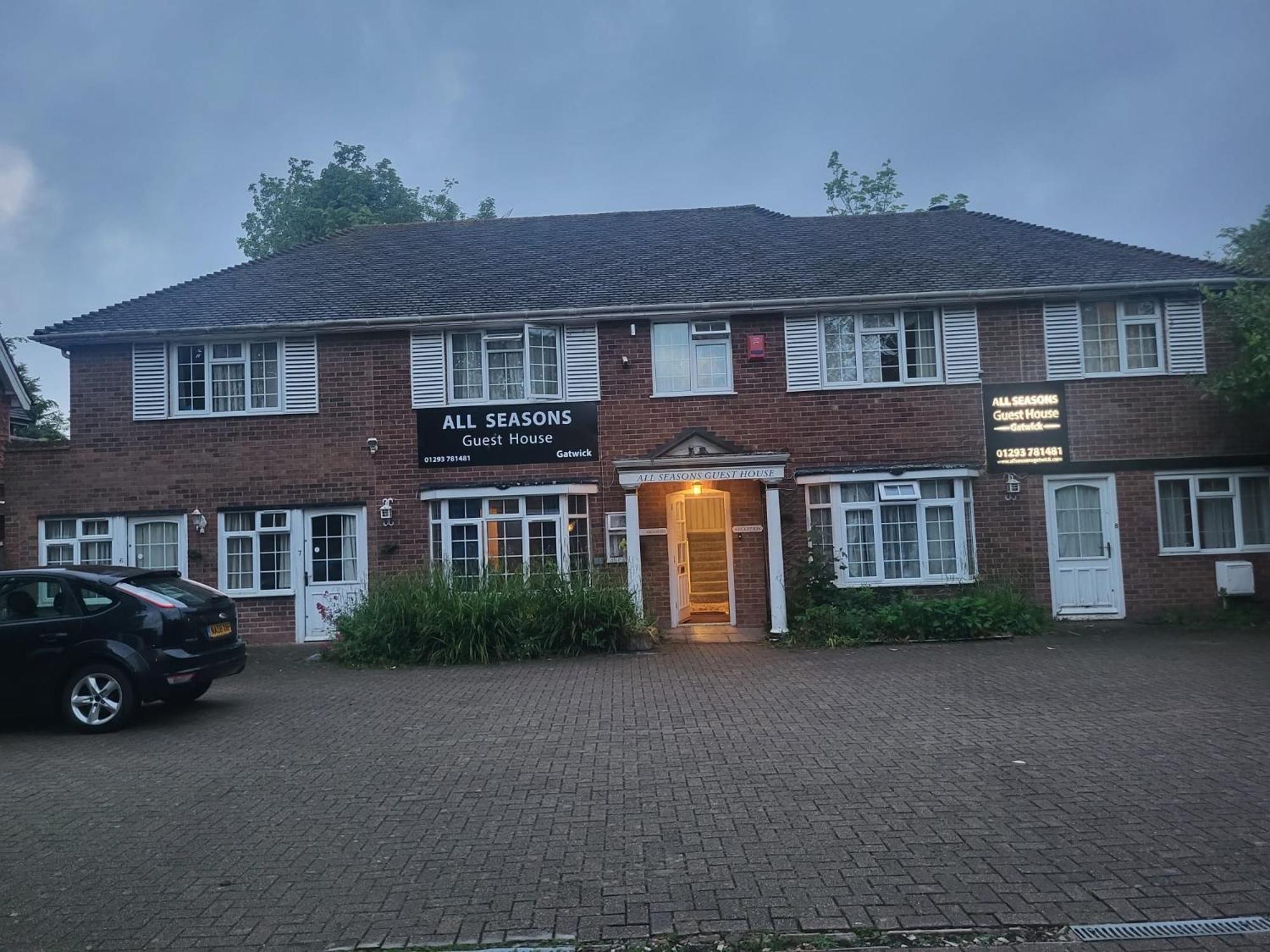 All Seasons Gatwick Guest House & Parking 홀리 외부 사진