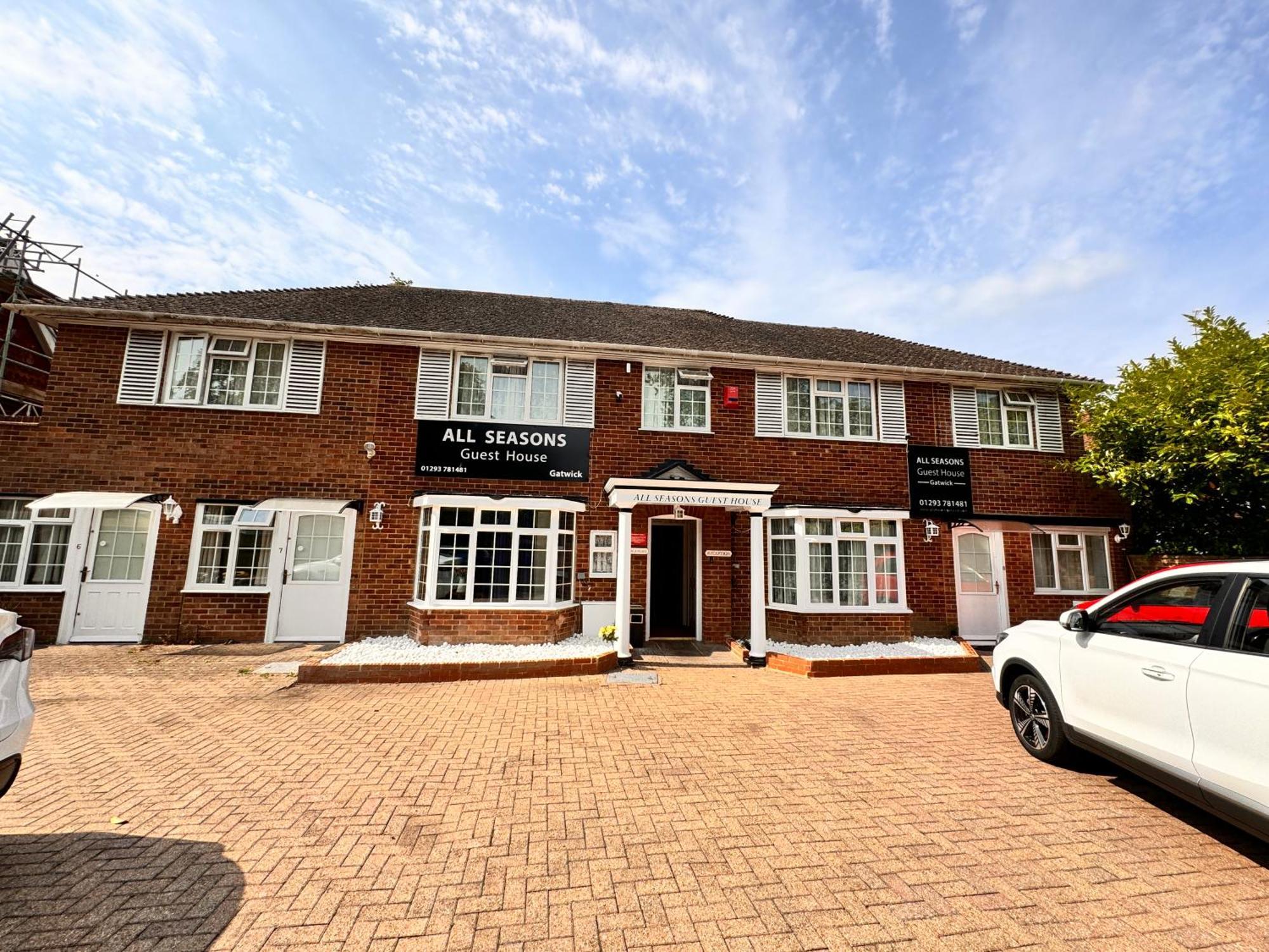 All Seasons Gatwick Guest House & Parking 홀리 외부 사진