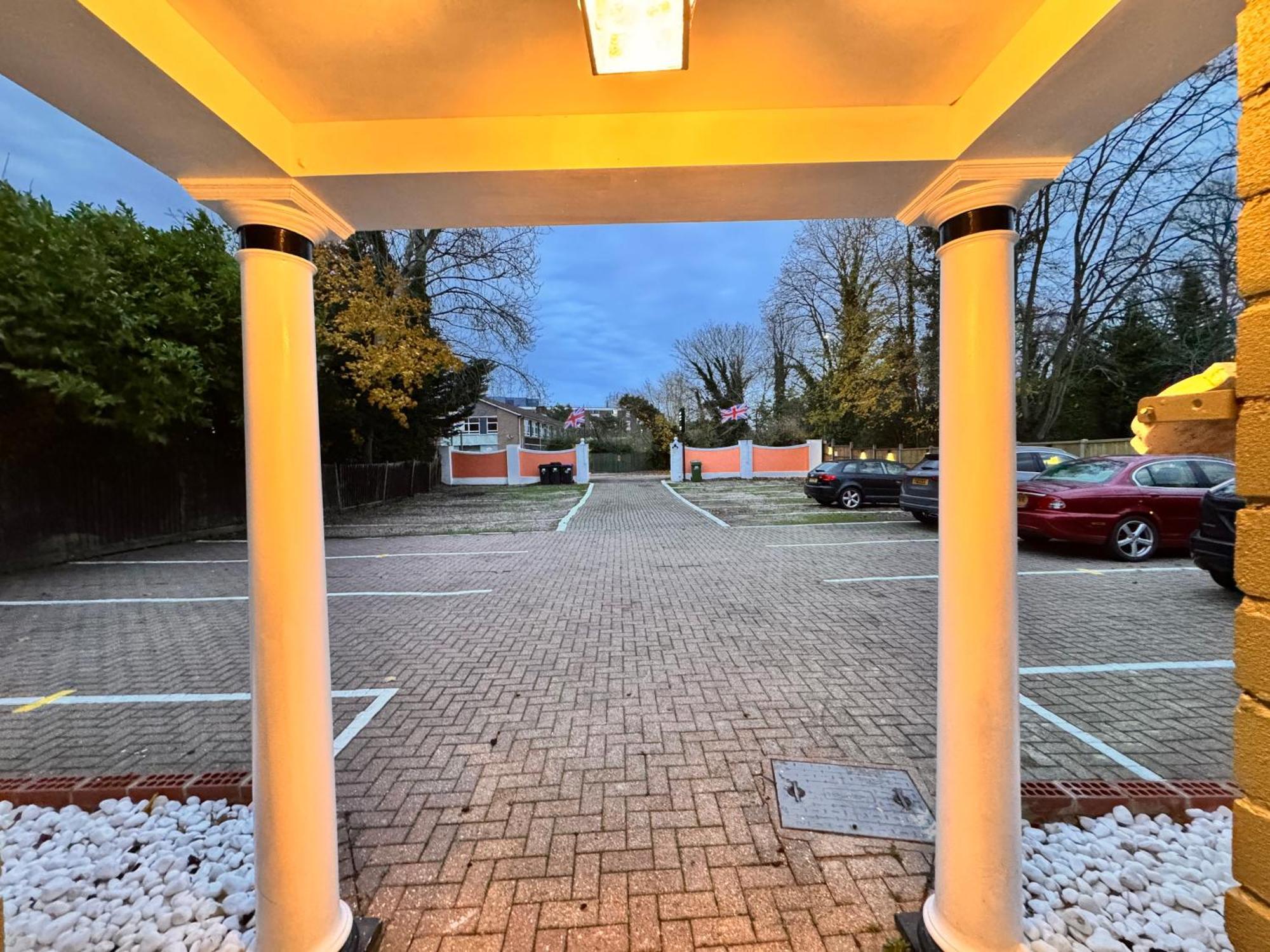 All Seasons Gatwick Guest House & Parking 홀리 외부 사진